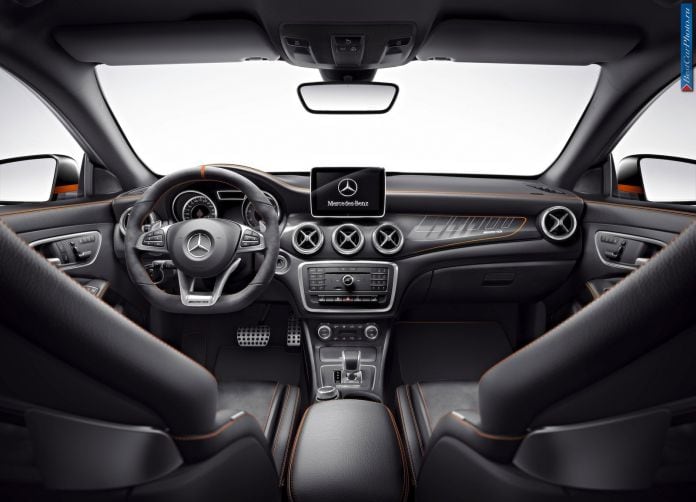 2015 Mercedes-Benz CLA 45 AMG Shooting Brake - фотография 38 из 62