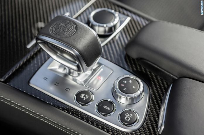 2016 Mercedes-Benz SL63 AMG - фотография 32 из 37 2016 Mercedes-Benz SL63 AMG - фотография 32 из 37