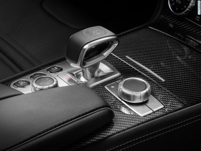 2016 Mercedes-Benz SL63 AMG - фотография 37 из 37 2016 Mercedes-Benz SL63 AMG - фотография 37 из 37