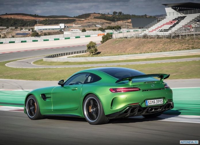 2017 Mercedes-Benz AMG GT R - фотография 67 из 157 2017 Mercedes-Benz AMG GT R - фотография 67 из 157
