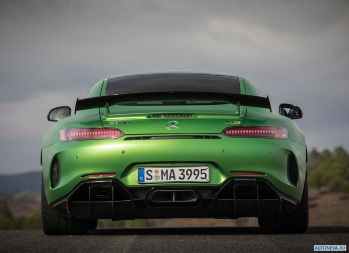 2017 Mercedes-Benz AMG GT R - фотография 88 из 157
