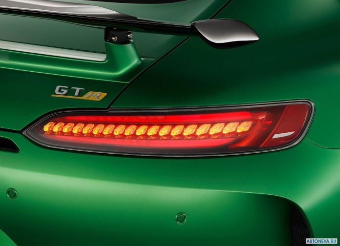 2017 Mercedes-Benz AMG GT R - фотография 125 из 157