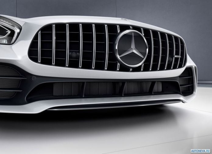 2017 Mercedes-Benz AMG GT R - фотография 130 из 157