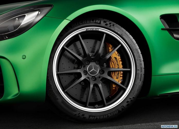2017 Mercedes-Benz AMG GT R - фотография 142 из 157