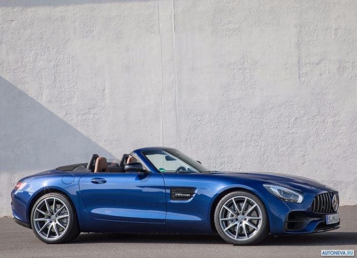 2017 Mercedes-Benz AMG GT Roadster - фотография 3 из 27