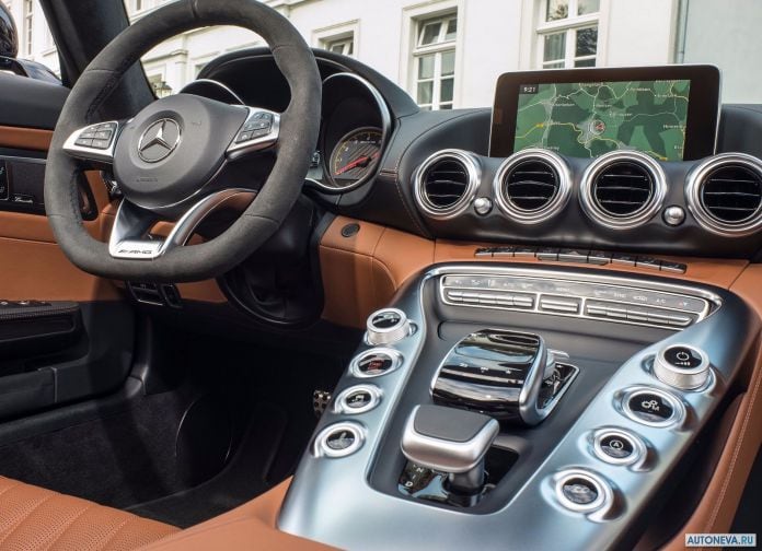 2017 Mercedes-Benz AMG GT Roadster - фотография 24 из 27 2017 Mercedes-Benz AMG GT Roadster - фотография 24 из 27