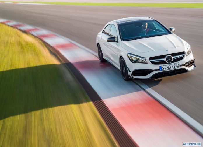 2017 Mercedes-Benz CLA45 AMG - фотография 2 из 12 2017 Mercedes-Benz CLA45 AMG - фотография 2 из 12