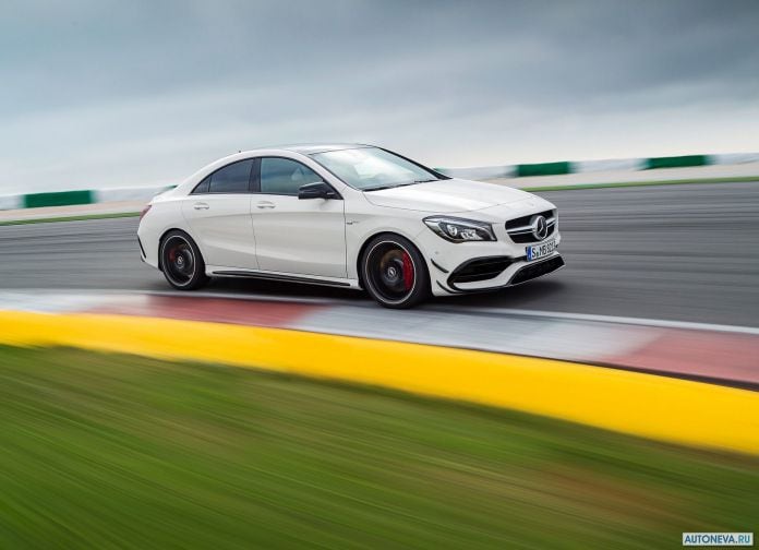 2017 Mercedes-Benz CLA45 AMG - фотография 4 из 12