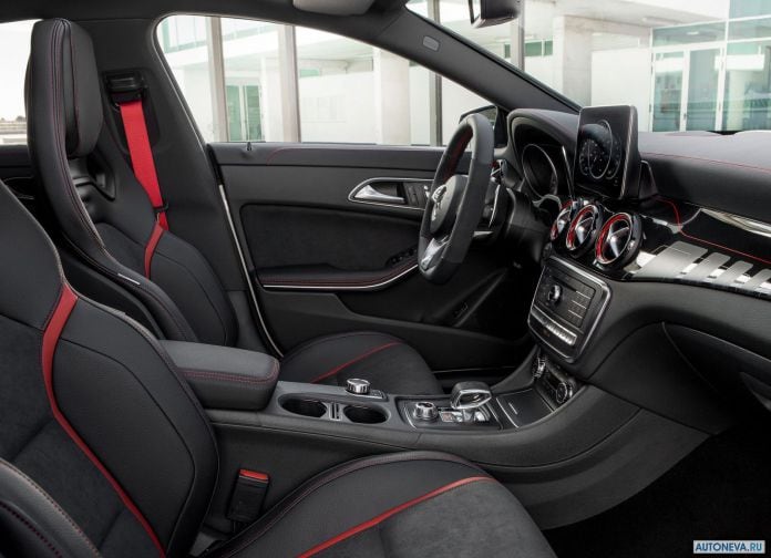 2017 Mercedes-Benz CLA45 AMG - фотография 11 из 12 2017 Mercedes-Benz CLA45 AMG - фотография 11 из 12