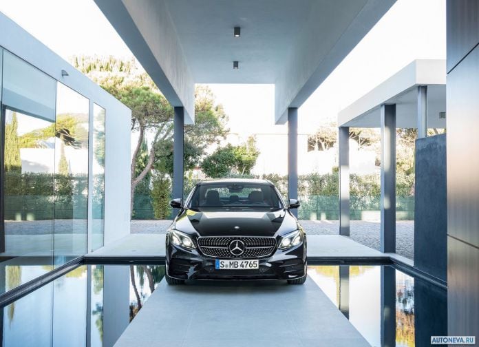 2017 Mercedes-Benz E43 AMG 4MATINC - фотография 12 из 16 2017 Mercedes-Benz E43 AMG 4MATINC - фотография 12 из 16