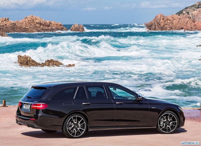 2017 Mercedes-Benz E43 AMG 4MATIC Estate - фотография 10 из 18 2017 Mercedes-Benz E43 AMG 4MATIC Estate - фотография 10 из 18
