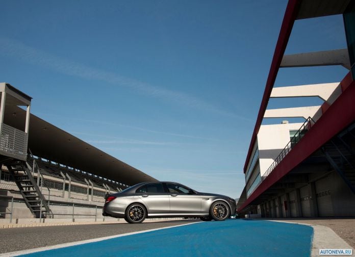 2017 Mercedes-Benz E63 AMG - фотография 84 из 230 2017 Mercedes-Benz E63 AMG - фотография 84 из 230