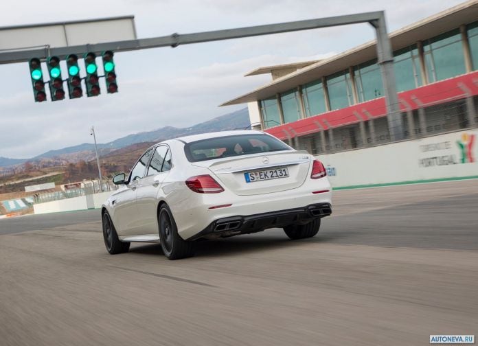 2017 Mercedes-Benz E63 AMG - фотография 124 из 230 2017 Mercedes-Benz E63 AMG - фотография 124 из 230