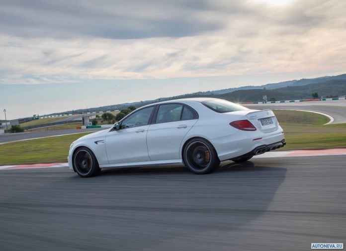 2017 Mercedes-Benz E63 AMG - фотография 125 из 230 2017 Mercedes-Benz E63 AMG - фотография 125 из 230