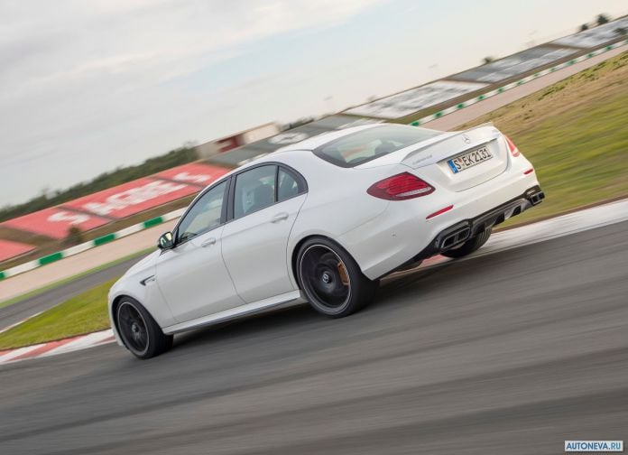 2017 Mercedes-Benz E63 AMG - фотография 126 из 230 2017 Mercedes-Benz E63 AMG - фотография 126 из 230