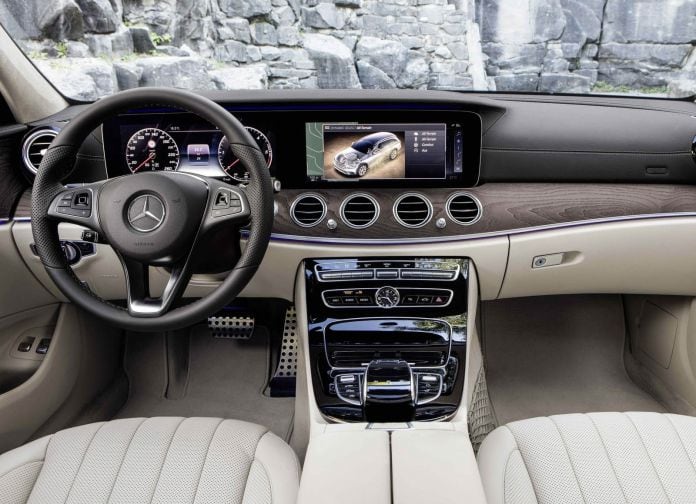 2017 Mercedes-Benz E-class All Terrain - фотография 26 из 34