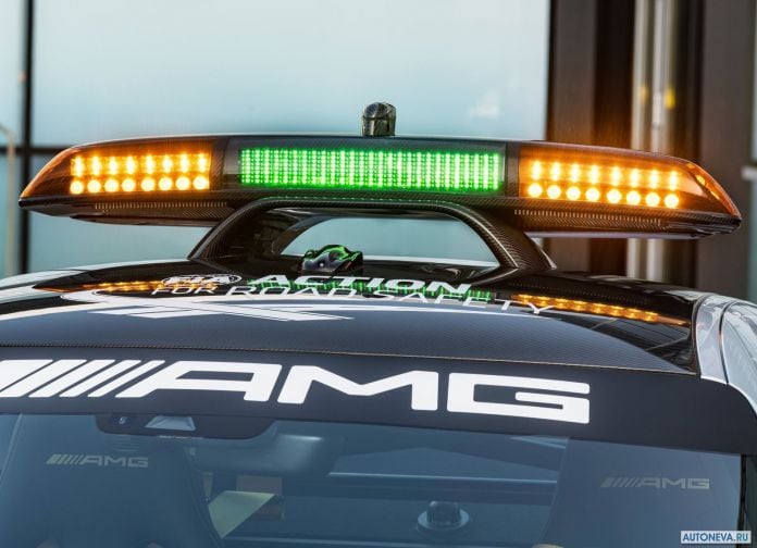 2018 Mercedes-Benz AMG GT R F1 Safety Car - фотография 30 из 34