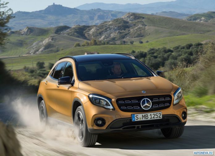 2018 Mercedes-Benz GLA - фотография 7 из 45