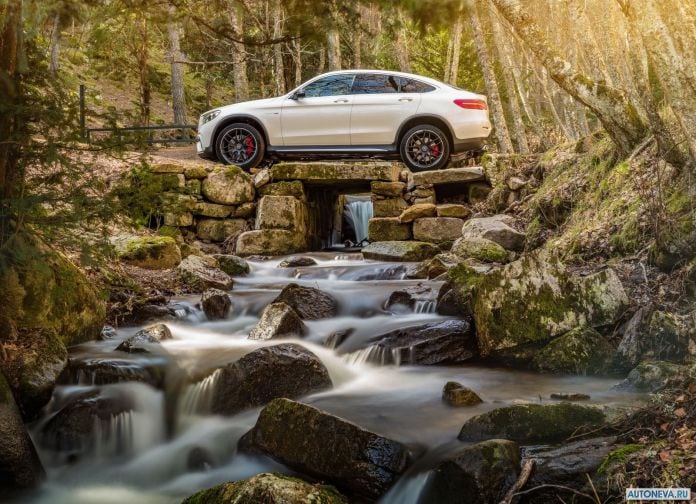 2018 Mercedes-Benz GLC63 AMG Coupe - фотография 11 из 35