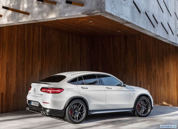 2018 Mercedes-Benz GLC63 AMG Coupe - фотография 13 из 35