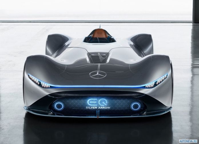 2018 Mercedes-Benz Vision EQ Silver Arrow Concept - фотография 17 из 43