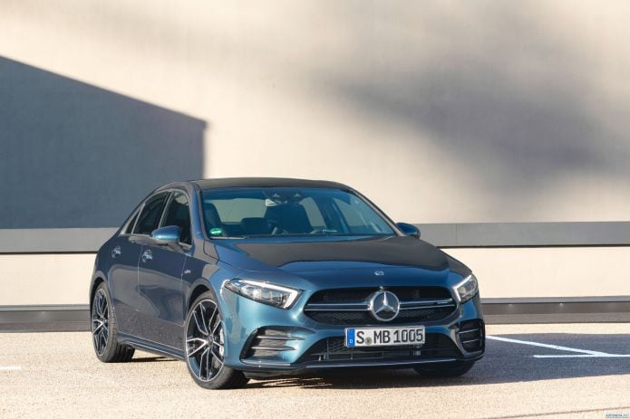 2020 Mercedes-Benz A35 4MATIC - фотография 1 из 25