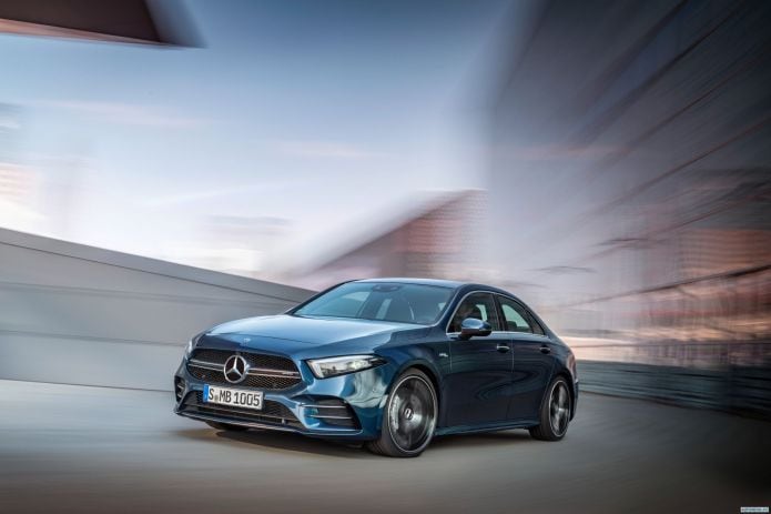 2020 Mercedes-Benz A35 4MATIC - фотография 4 из 25 2020 Mercedes-Benz A35 4MATIC - фотография 4 из 25