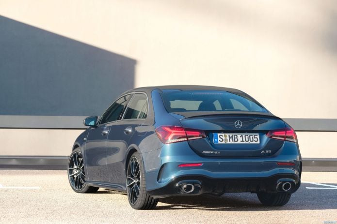2020 Mercedes-Benz A35 4MATIC - фотография 13 из 25