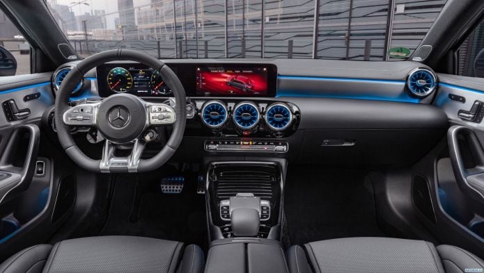 2020 Mercedes-Benz A35 4MATIC - фотография 15 из 25