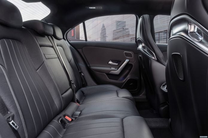 2020 Mercedes-Benz A35 4MATIC - фотография 17 из 25 2020 Mercedes-Benz A35 4MATIC - фотография 17 из 25
