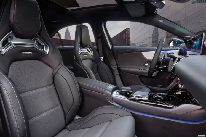 2020 Mercedes-Benz A35 4MATIC - фотография 18 из 25