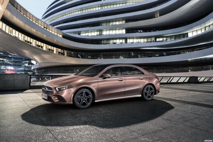 2019 Mercedes-Benz A-class L Sedan CN version - фотография 7 из 15