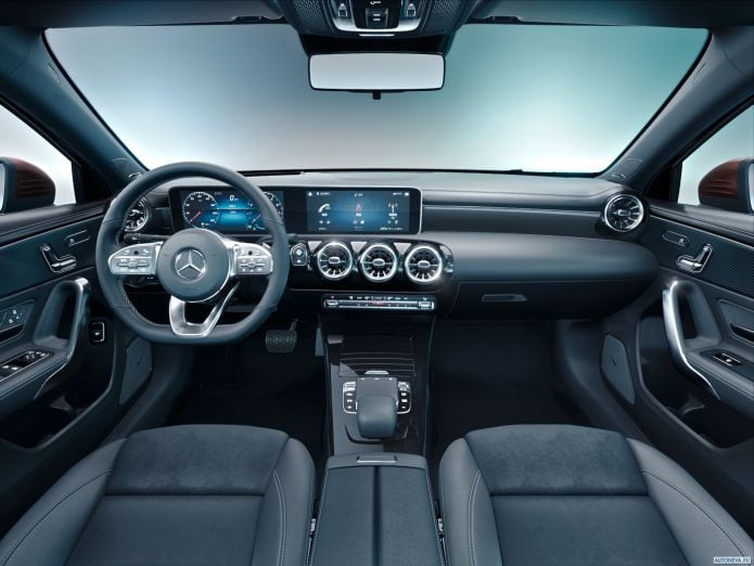 2019 Mercedes-Benz A-class L Sedan CN version - фотография 14 из 15