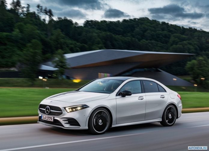2019 Mercedes-Benz A-class Sedan - фотография 7 из 58