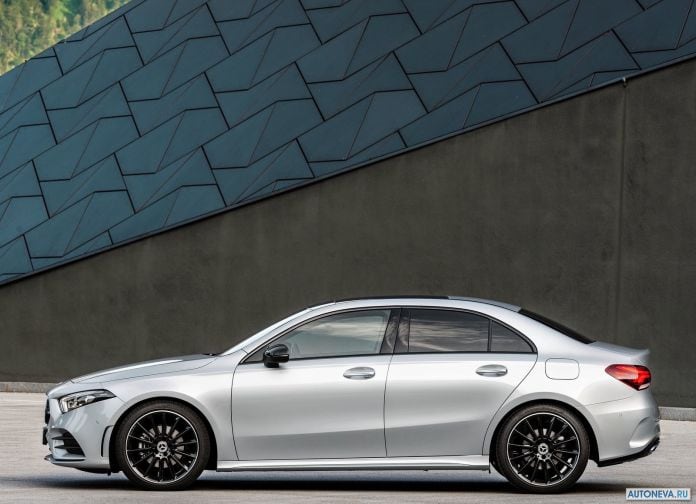 2019 Mercedes-Benz A-class Sedan - фотография 13 из 58