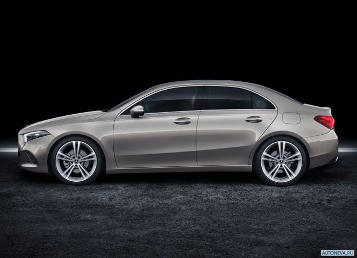 2019 Mercedes-Benz A-class Sedan - фотография 37 из 58