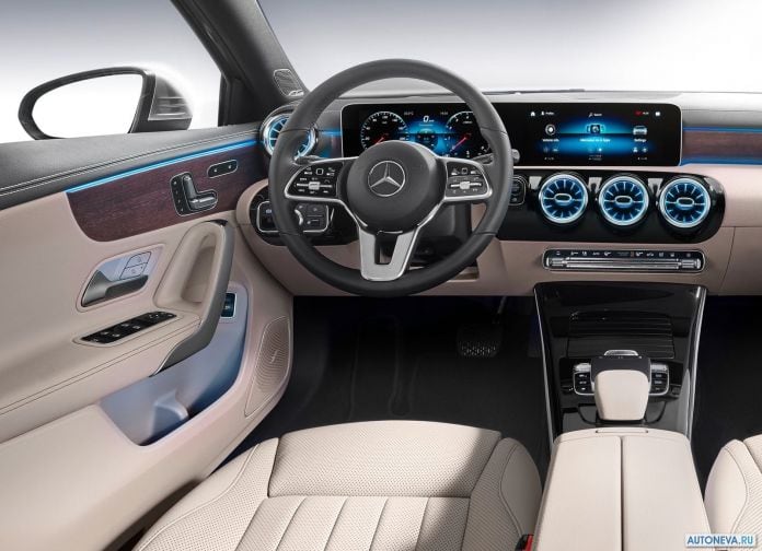 2019 Mercedes-Benz A-class Sedan - фотография 43 из 58