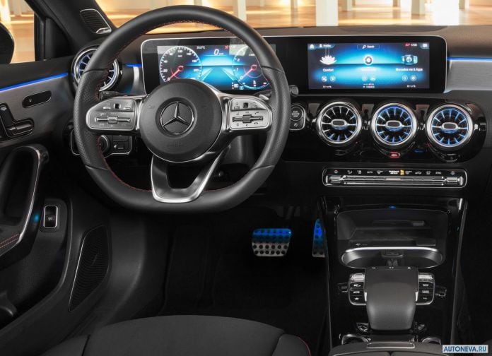 2019 Mercedes-Benz A-class Sedan - фотография 44 из 58