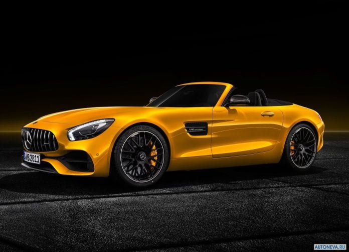 2019 Mercedes-Benz AMG GT S Roadster - фотография 2 из 11