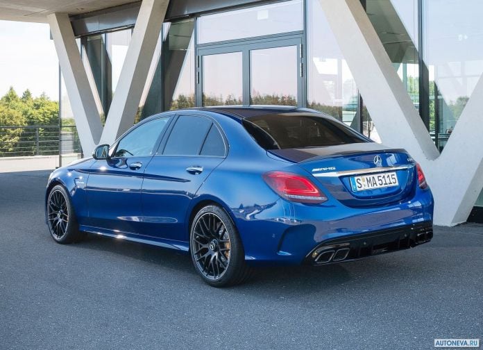 2019 Mercedes-Benz C63 S AMG Sedan - фотография 11 из 35