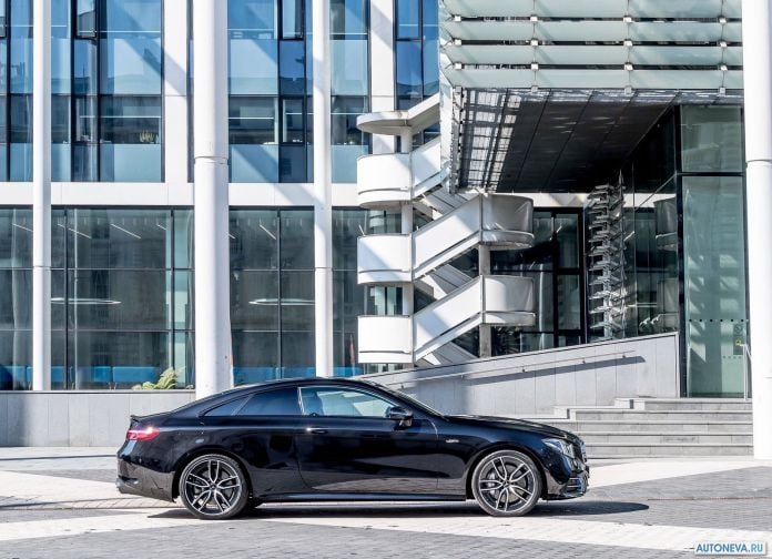 2019 Mercedes-Benz E53 AMG Coupe - фотография 36 из 96 2019 Mercedes-Benz E53 AMG Coupe - фотография 36 из 96