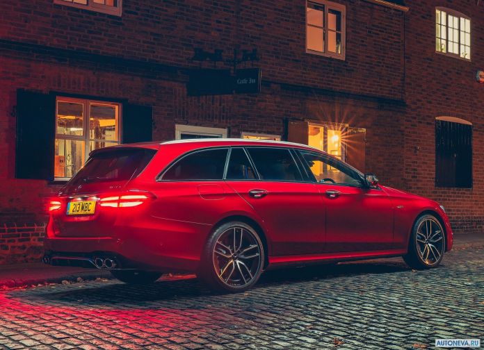2019 Mercedes-Benz E53 AMG Estate - фотография 34 из 89 2019 Mercedes-Benz E53 AMG Estate - фотография 34 из 89