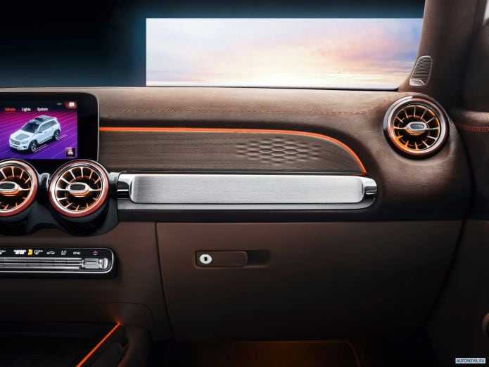 2019 Mercedes-Benz GLB Concept - фотография 12 из 16