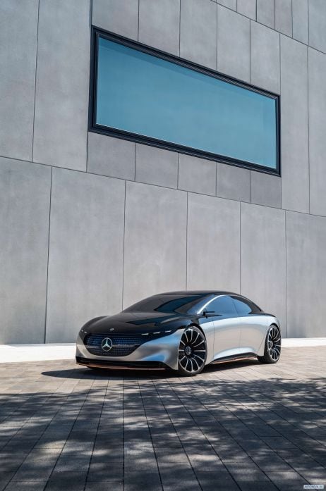 2019 Mercedes-Benz Vision EQC Concept - фотография 5 из 40