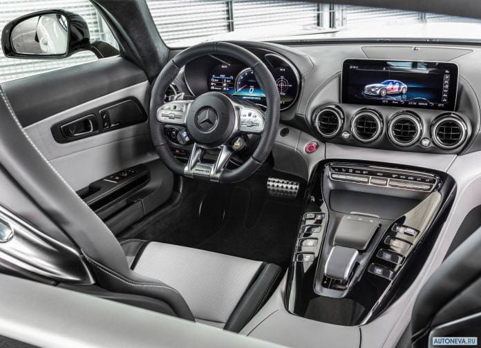 2020 Mercedes-Benz AMG-GT - фотография 8 из 14