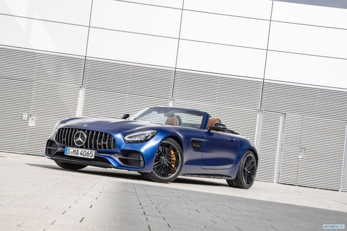2020 Mercedes-Benz AMG-GT C Roadster - фотография 1 из 40