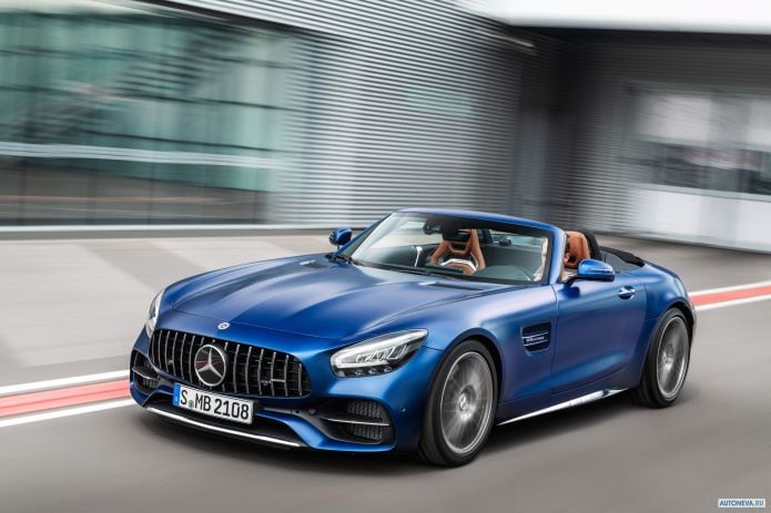 2020 Mercedes-Benz AMG-GT C Roadster - фотография 3 из 40