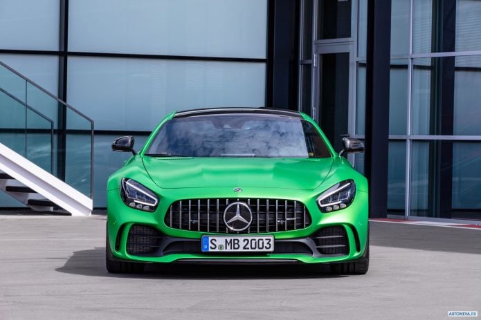 2020 Mercedes-Benz AMG-GT R - фотография 3 из 40