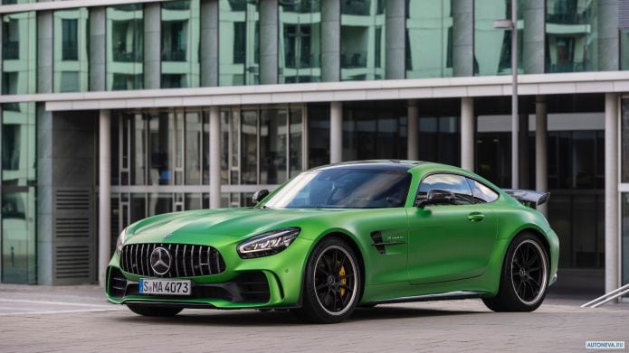 2020 Mercedes-Benz AMG-GT R - фотография 4 из 40