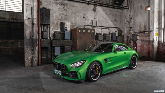 2020 Mercedes-Benz AMG-GT R - фотография 13 из 40
